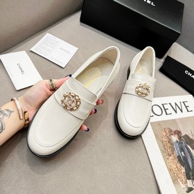 Лофт-туфли CHANEL Новая модель лофт-туфель Chanel в стиле ретро.
