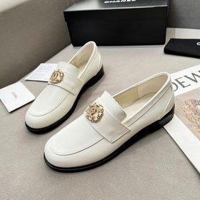 Лофт-туфли CHANEL Новая модель лофт-туфель Chanel в стиле ретро. 