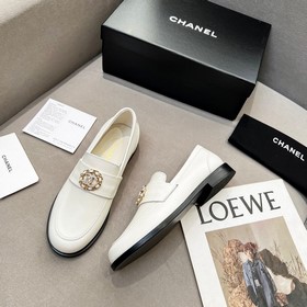 Лофт-туфли CHANEL Новая модель лофт-туфель Chanel в стиле ретро. 