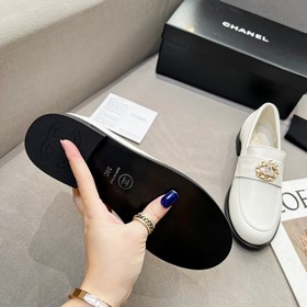 Лофт-туфли CHANEL Новая модель лофт-туфель Chanel в стиле ретро. 