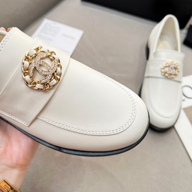 Лофт-туфли CHANEL Новая модель лофт-туфель Chanel в стиле ретро. 