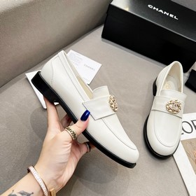 Лофт-туфли CHANEL Новая модель лофт-туфель Chanel в стиле ретро. 