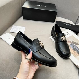 Лофт-туфли CHANEL Новая модель лофт-туфель Chanel в стиле ретро.