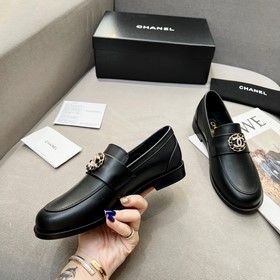 Лофт-туфли CHANEL Новая модель лофт-туфель Chanel в стиле ретро.