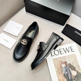 Лофт-туфли CHANEL Новая модель лофт-туфель Chanel в стиле ретро. 