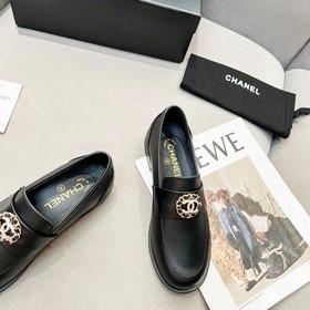 Лофт-туфли CHANEL Новая модель лофт-туфель Chanel в стиле ретро. 