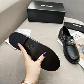 Лофт-туфли CHANEL Новая модель лофт-туфель Chanel в стиле ретро. 
