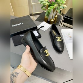 Chanel 2023 ранневесенняя коллекция новых туфель, два вида кожи：