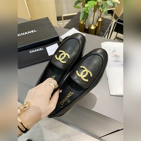 Chanel 2023 ранневесенняя коллекция новых туфель, два вида кожи：