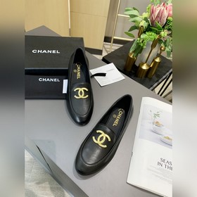 Chanel 2023 ранневесенняя коллекция новых туфель, два вида кожи： 