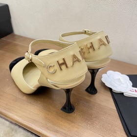 Самая прекрасная муза Chanel! Самая популярная модель дня во всех