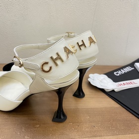 Самая прекрасная муза Chanel! Самая популярная модель дня во всех