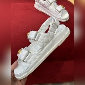 chane…l Пляжные сандалии Классические цвета + новые цвета весны-л