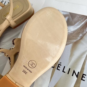 Chanel. Новые сандалии с камнями в форме сердец Материал изготовл