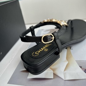 Chanel. Новые сандалии с драгоценными камнями в форме сердца Мате