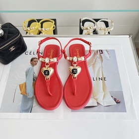 Chanel. Новые сандалии с драгоценными камнями в форме сердца. Мат
