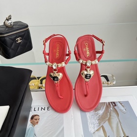 Chanel. Новые сандалии с драгоценными камнями в форме сердца. Мат