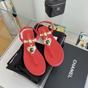 Chanel. Новые сандалии с драгоценными камнями в форме сердца. Мат