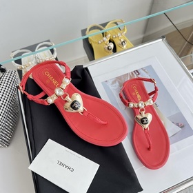 Chanel. Новые сандалии с драгоценными камнями в форме сердца. Мат