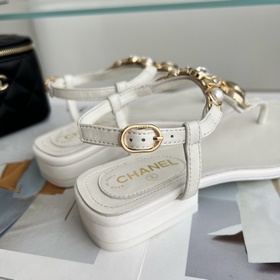Chanel. Новые сандалии с драгоценными камнями в форме сердца. Мат