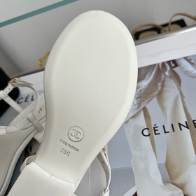 Chanel. Новые сандалии с драгоценными камнями в форме сердца. Мат