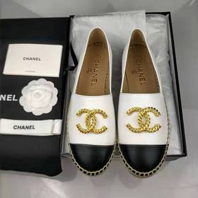 Новая модель обуви в стиле «рыбацкие ботинки» от CHANEL, представ