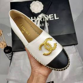 Новая модель обуви в стиле «рыбацкие ботинки» от CHANEL, представ