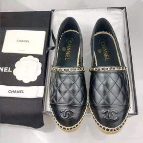 CHANEL Новая модель обуви в стиле «рыбацкие ботинки», представлен