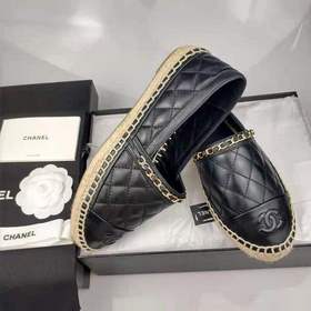 CHANEL Новая модель обуви в стиле «рыбацкие ботинки», представлен