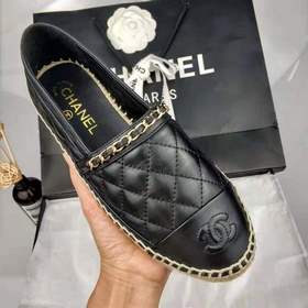 CHANEL Новая модель обуви в стиле «рыбацкие ботинки», представлен