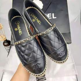 CHANEL Новая модель обуви в стиле «рыбацкие ботинки», представлен