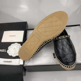 CHANEL Новая модель обуви в стиле «рыбацкие ботинки», представлен
