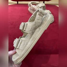 chane…l Пляжные сандалии Классические цвета + новые цвета весны-л