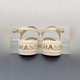 Chanel 23Ss Новая модель Chanel Ромбовидные сандалии на толстом к