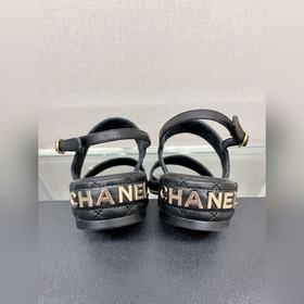 Chanel 23Ss Новая модель Chanel Ромбовидные сандалии на толстом к