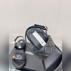 Chanel 23Ss Новая модель Chanel Ромбовидные сандалии на толстом к