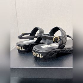 Chanel 23Ss Новая модель Chanel Ромбовидные сандалии на толстом к