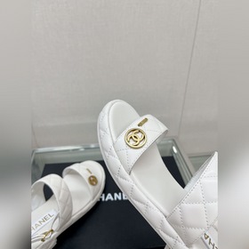Chanel 23Ss Новая модель Chanel Ромбовидные сандалии на толстом к