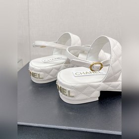 Chanel 23Ss Новая модель Chanel Ромбовидные сандалии на толстом к