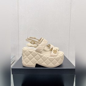 Chanel 23Ss Новая модель Chanel Ромбовидные сандалии на толстой п