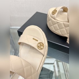 Chanel 23Ss Новая модель Chanel Ромбовидные сандалии на толстой п