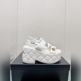 Chanel 23Ss Новая модель Chanel Ромбовидные сандалии на толстой п