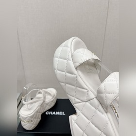Chanel 23Ss Новая модель Chanel Ромбовидные сандалии на толстой п