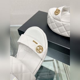 Chanel 23Ss Новая модель Chanel Ромбовидные сандалии на толстой п