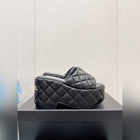 Chanel 23Ss Новая модель Chanel Ромбовидные тапочки на толстой по