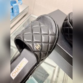 Chanel 23Ss Новая модель Chanel Ромбовидные тапочки на толстой по