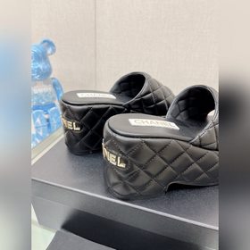 Chanel 23Ss Новая модель Chanel Ромбовидные тапочки на толстой по