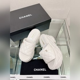 Chanel 23Ss Новая модель Chanel Ромбовидные тапочки на толстой по