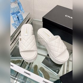 Chanel 23Ss Новая модель Chanel Ромбовидные тапочки на толстой по
