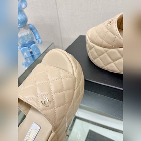 Chanel 23Ss Новая модель Chanel Ромбовидные тапочки на толстой по